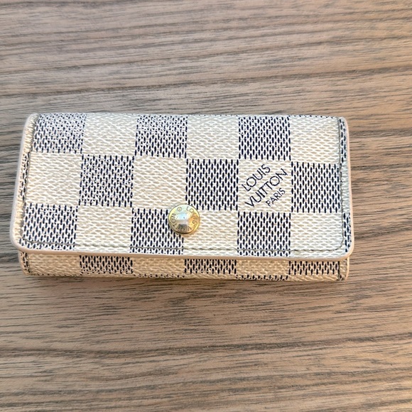 Louis Vuitton Damier Azur 4 key holder